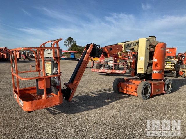 ELEVADOR ARTICULADO 2014 JLG E300AJP