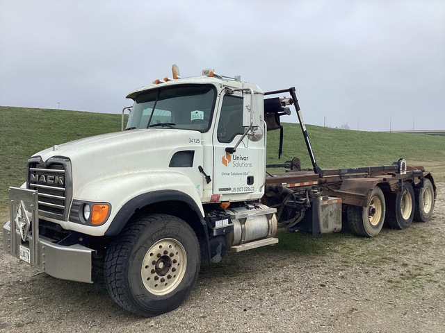 2006 Mack CV713 8x4 Roll-Off Truck (Inoperable)