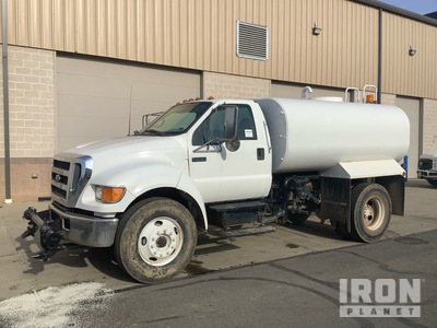 2005 Ford F-750 XL 4x2 Water vrachtwagen