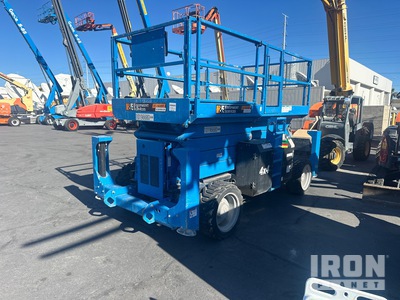 2016 Genie GS4390RT 4x4 Dual Fuel Ascenseur à ciseaux (Inoperable)