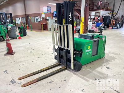 2018 Yale MCW040-E 4000 lb Electric Stacker