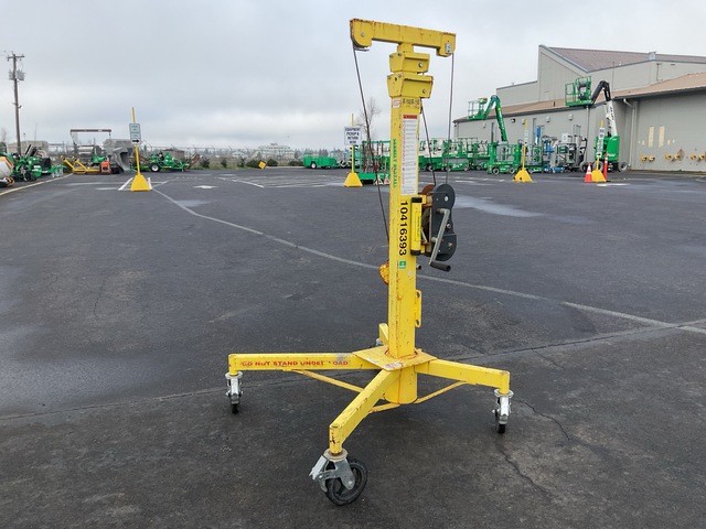 2021 Sumner R150 Roust-A-Bout Material Hoist