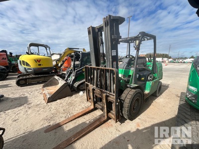 2017 Mitsubishi FG50NGLE 9650 lb 4x2 Carretilla Todoterreno