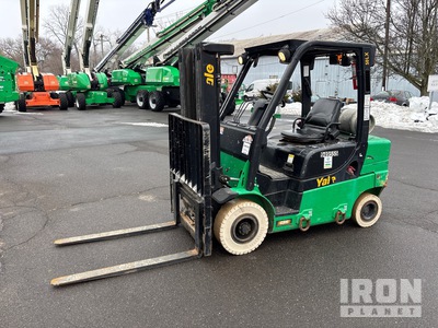 2016 Yale GTP050LXNDAE076 4800 lb Pneumatic Tire Wózek widłowy