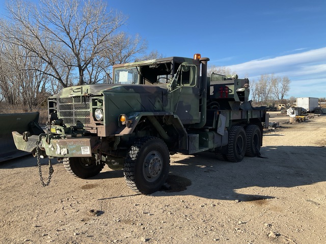 1984 AM General M936 6x6 Wrecker