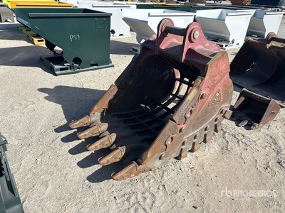 Enstruc 42 in Skeleton Excavator Bucket