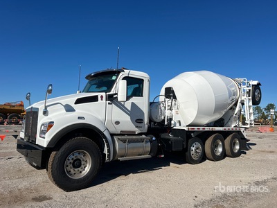 2025 Kenworth T880 10x4 Mixer Truck