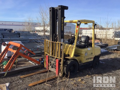 Hyster H60XM 5650 lb Cushion Tire Forklift