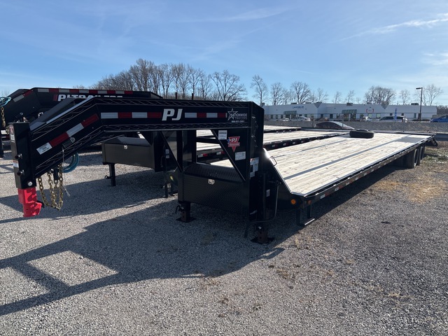 2023 PJ 3F492 T/A Gooseneck Equipment Trailer 2023 PJ 3F492 T/A Gooseneck Equipment Trailer