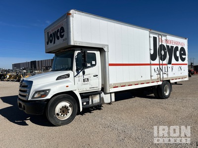 2016 Hino 338 4x2 Furgoneta caja cerrada