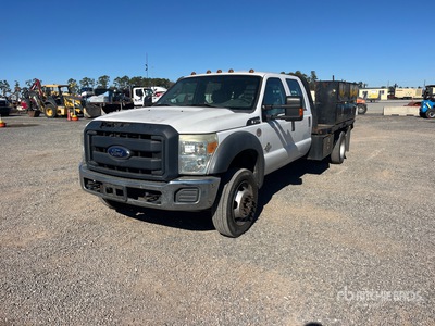 2015 Ford F-450 4x2 Crew Cab Flatbed Truck