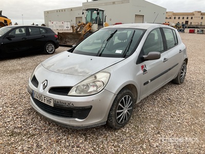 2006 Renault Clio Automobile (Inoperable)