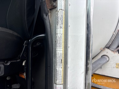 The American Road Machinery Co. 903967 on 2013 Peterbilt 388 10x4 Autocarro cisterna aspirazione (Inoperable)