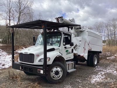 2024 Altec LR8-56 56 ft on 2025 Freightliner M2 106 4x2 Forestry Chipper Body شاحنة دلو (Inoperable)