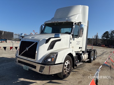 2017 Volvo VNL 6x4 T/A Dagcabine Trekker