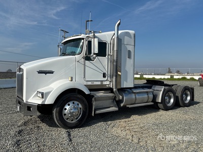 2003 Kenworth T800 6x4 T/A Sleeper Truck Tractor