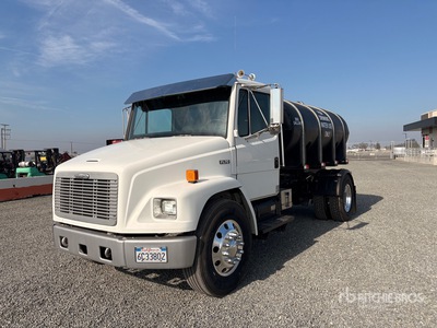 1999 Freightliner FL70 2035 L 4x2 Water Truck