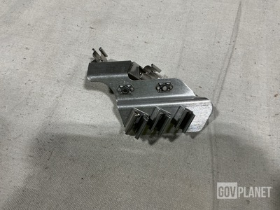 (5) Lockheed Martin 2193M64G01 Brackets