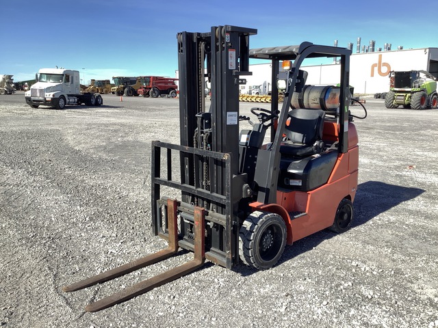 2022 Viper FY25 3900 lb Pneumatic Tire Forklift