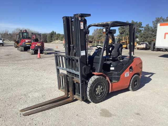 2021 Viper FD35 5400 lb Pneumatic Tire Forklift