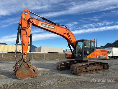 2021 Doosan DX225LC-5 Tracked Excavator