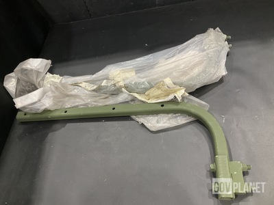 (2) Oshkosh Defense 2KK465 Mounting Brackets