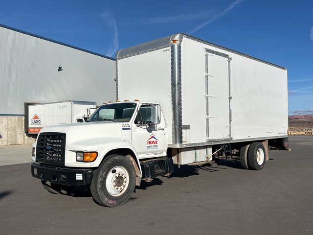 1997 Ford F800 4x2 Van Truck