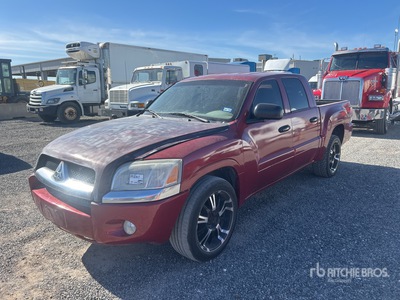 2006 Mitsubishi Raider 4x4 Crew Cab Pickup