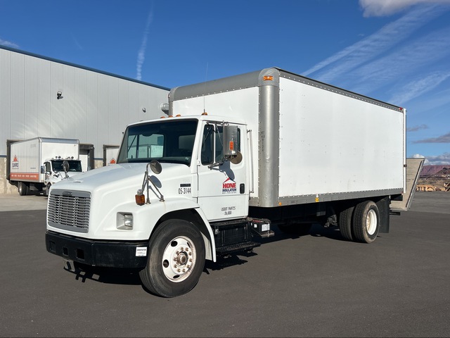 2004 Freightliner FL70 4x2 Van Truck