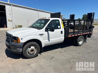 2006 Ford F-350 XL 4x2 Ciężarówka z płaską platformą