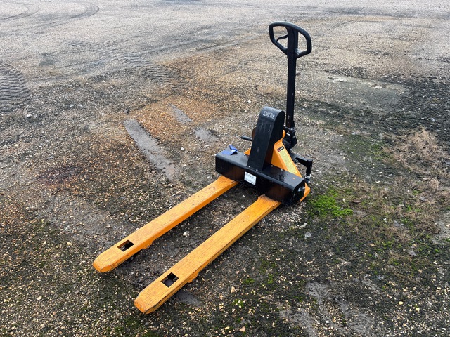 2016 2200 lb Pallet Jack