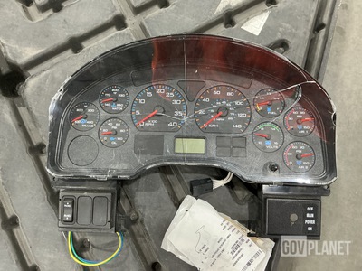 International 2598733C92L Vehicular Operation Panel