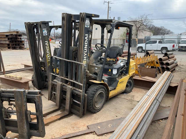 2017 (unverified) Hyundai 30D-9 5590 lb Pneumatic Tire Forklift