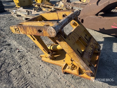 Front Mounting Group Coupler - Fits Cat 12H/140H