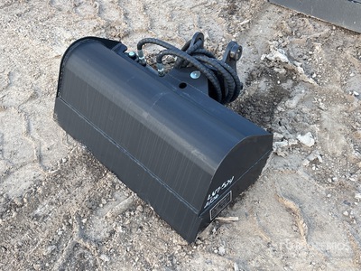 2026 GIYI GY-D3T 32 in Hydraulic Tilting Excavator Bucket (Unused)