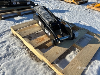 2026 GIYI GY-XJ5T 12 in Hydraulic Excavator Thumb (Unused)