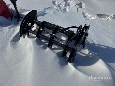 2026 GIYI GY-MCLG60 42 in Mini Skid Steer Grapple (Unused)