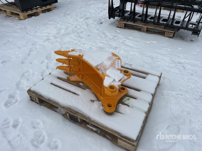 2026 GIYI GY-BK 12 in Excavator Bucket - Fits Cat 305 (Unused)