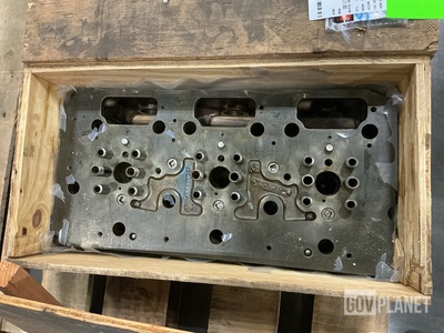 (2) Komatsu 682926C91 Diesel Engine Cylinder Heads