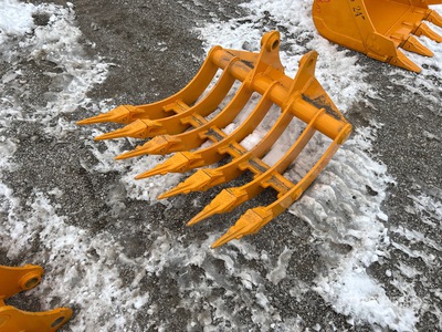 2026 GIYI 32 in مشط الحفارة - Fits Cat 305 (Unused)