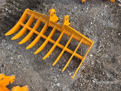 2026 GIYI 38 in Excavator Rake - Fits Cat 303 (Unused)
