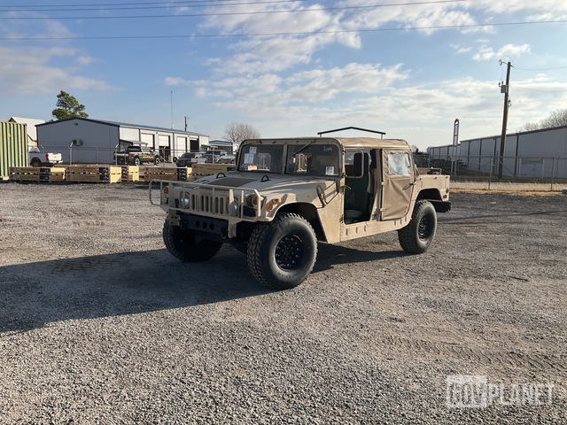 2007 AM General M1097R1 HMMWV 4 Door Soft Top w/Truck Body