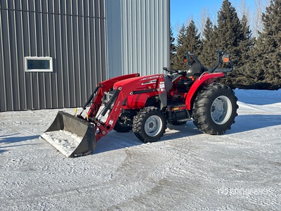 2019 Massey Ferguson 1735M 4WD utiliteit Tractor