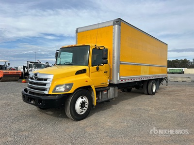 2020 Hino 268 4x2 Moving Van Truck