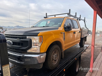 2020 Ford F-250 4x2 Crew Cab Camion à Plateau