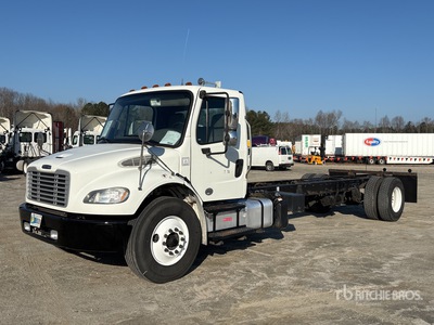 2017 Freightliner M2106 4x2 Cabine et châssis