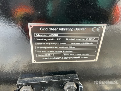 2026 GIYI GY-VB59 59 in Vibrating Pala Cribadora para Minicargadora (Unused)