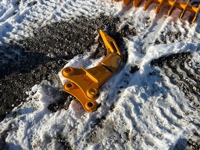 2026 GIYI Excavator Ripper - Fits Cat (Unused)