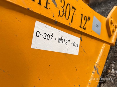 12 in Digging Excavator Bucket - Fits Cat 307 (Unused)