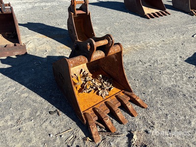 Quantity of (2) 12 in & 22 in Graafmachine Bak